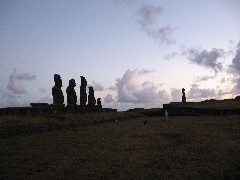 Tahai; moai; Easter island