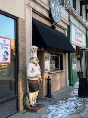 Canandaigua; Kix on Main; chef statue