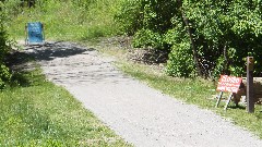 Hiking; BT; Maumee River
sign Closed High Water