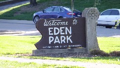 sign Welcome to Eden Park