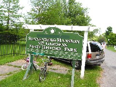 sign at Sonnenberg Gardens