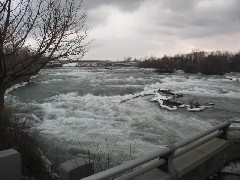 CT12 Conservation Trail Hiking Niagara river