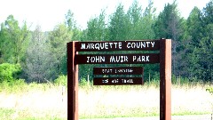 sign Marquette County
John Muir Park
Ice Age Trail