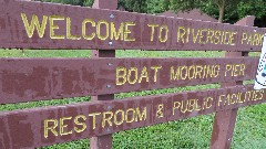 sign Welcome to Riverside Park