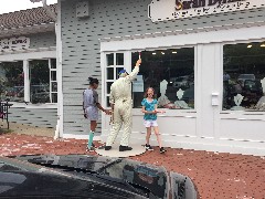 amazingly realistic sculptures by Seward Johnson Celebrating the Familiar; Simsbury, CT