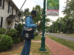 amazingly realistic sculptures by Seward Johnson Celebrating the Familiar; Simsbury, CT